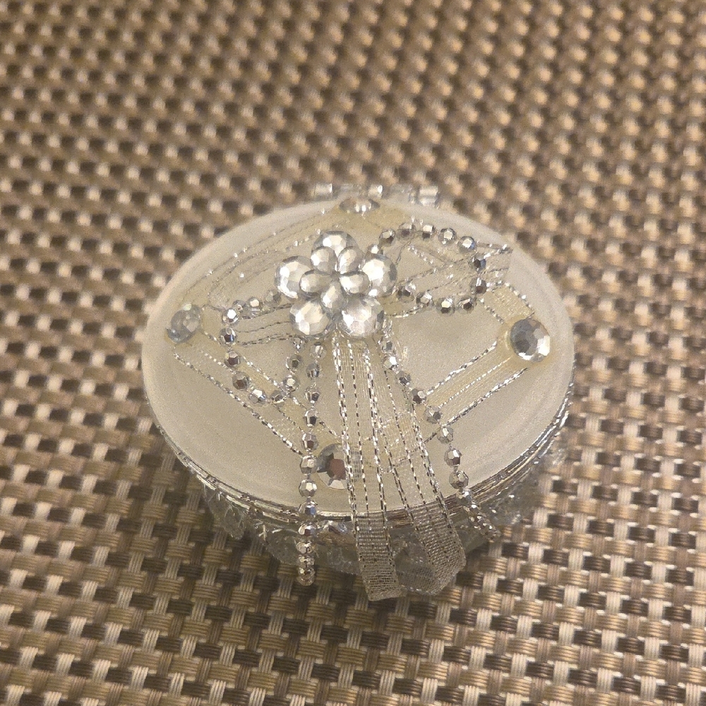 Elegant Silver Floral Jewelry Box